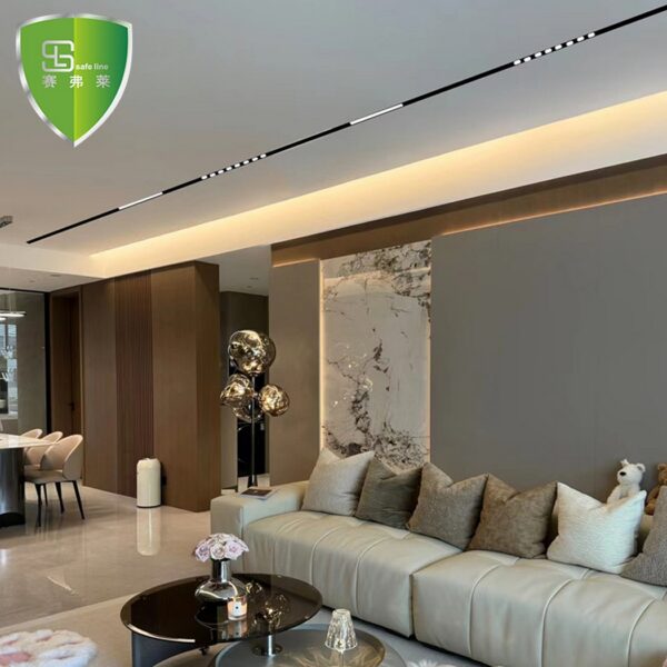 Sleek Magnetic Track Light - Versatile Indoor Illumination